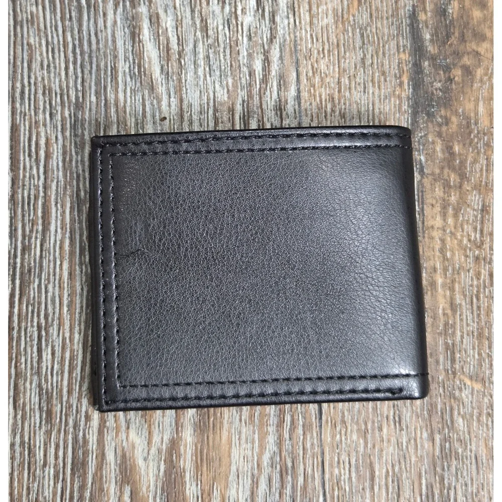 Levis Mens RFID Blocking Bifold Wallet Black Leather ID Window Logo Embossed